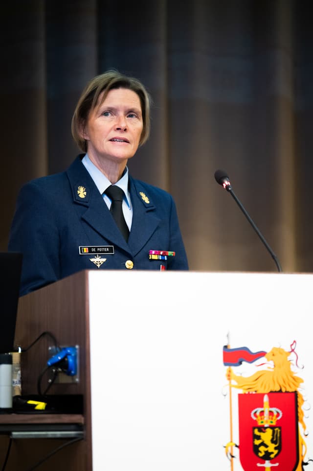 1764947661596-28b4b406-769a-4909-a1a2-25b1a5d2ea7c